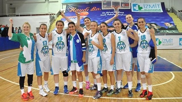 izmit-belediyespor-bosna-basketi-evinde-konuk-8194347_x_o.jpg
