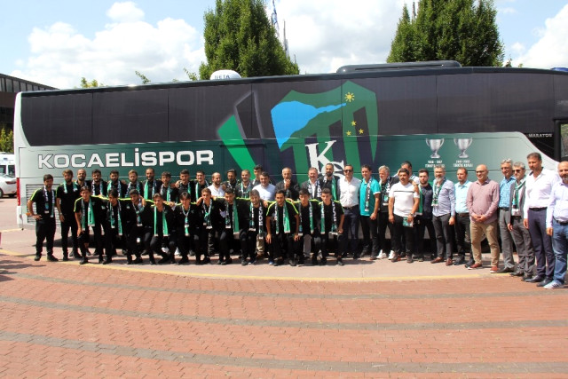 kocaelispor-a-yeni-takim-otobusu-9960907_8748_o.jpg