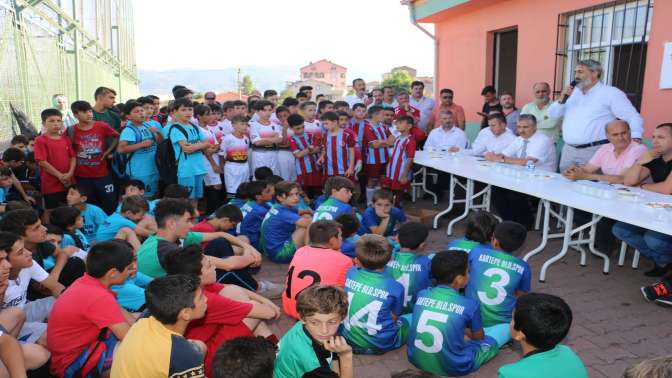 omer-faruk-basturk-futbol-turnuvasi-basladi_704.jpg